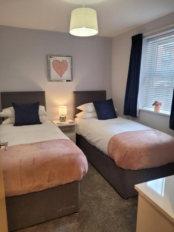 1 Merchants Gate - 2 Bedroom, City Apartment With Private Parking York Bagian luar foto